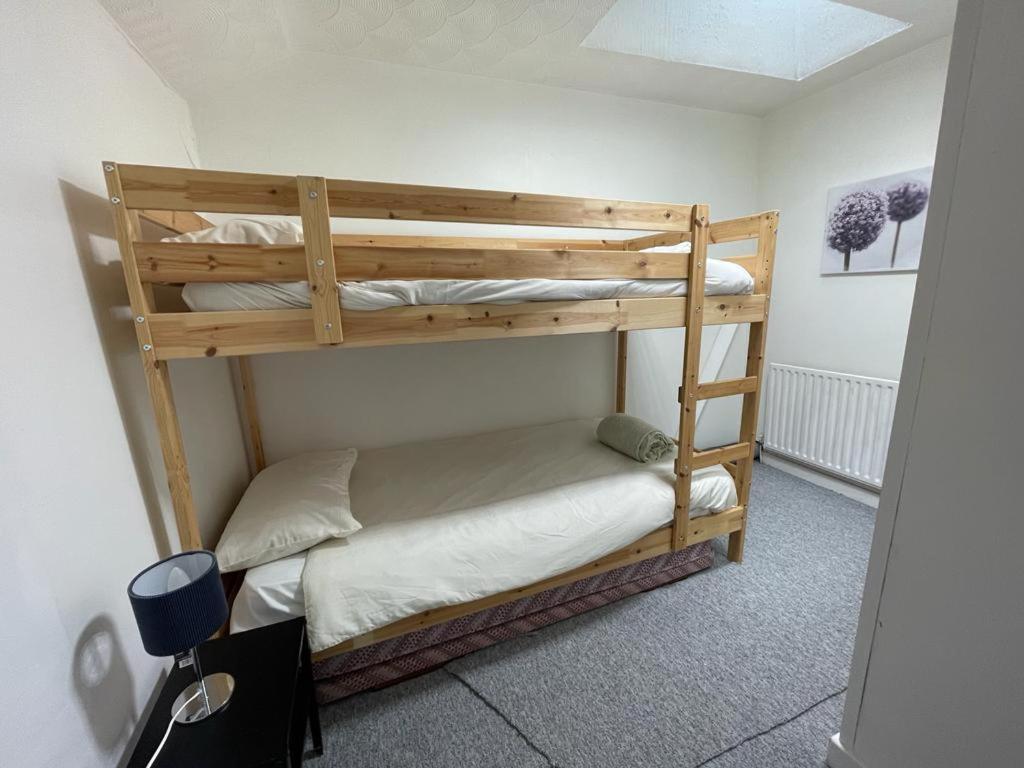 Bridge Street En Suite Rooms Merthyr Tydfil Exterior foto